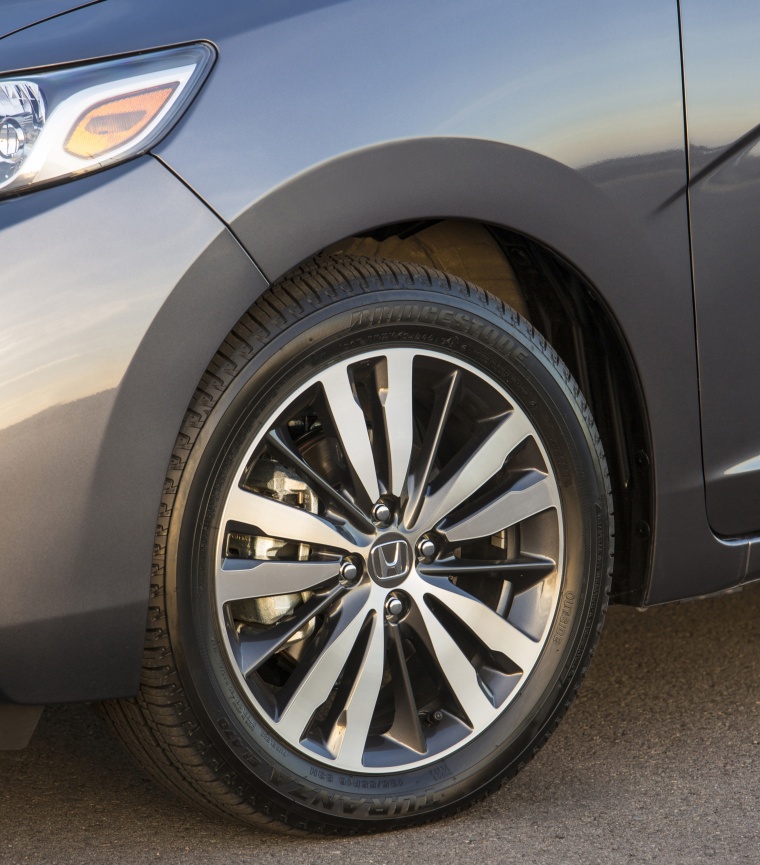 2015 Honda Fit Rim Picture