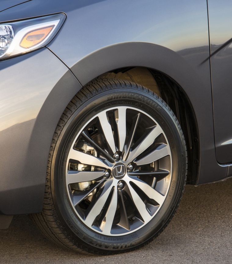 2015 Honda Fit Rim Picture