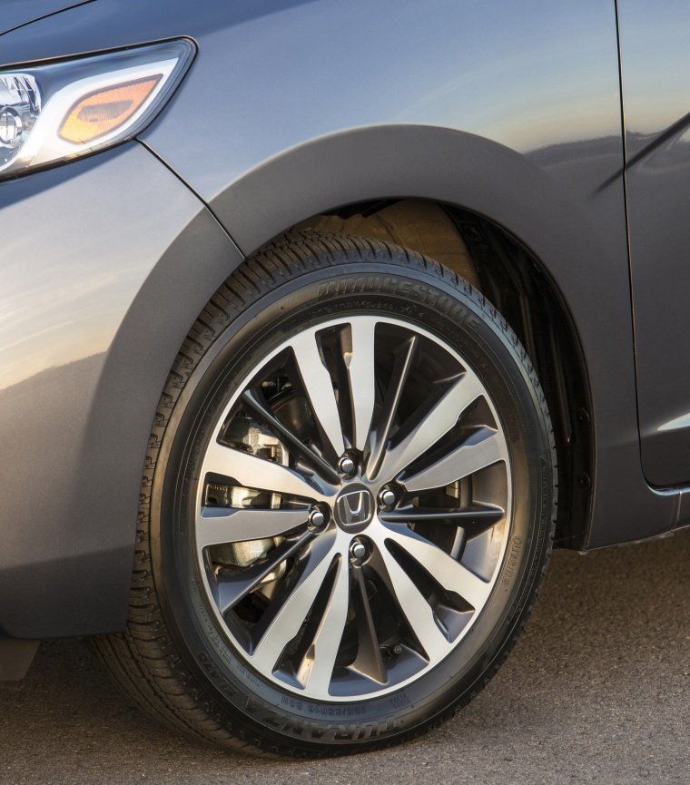 2016 Honda Fit Rim Picture