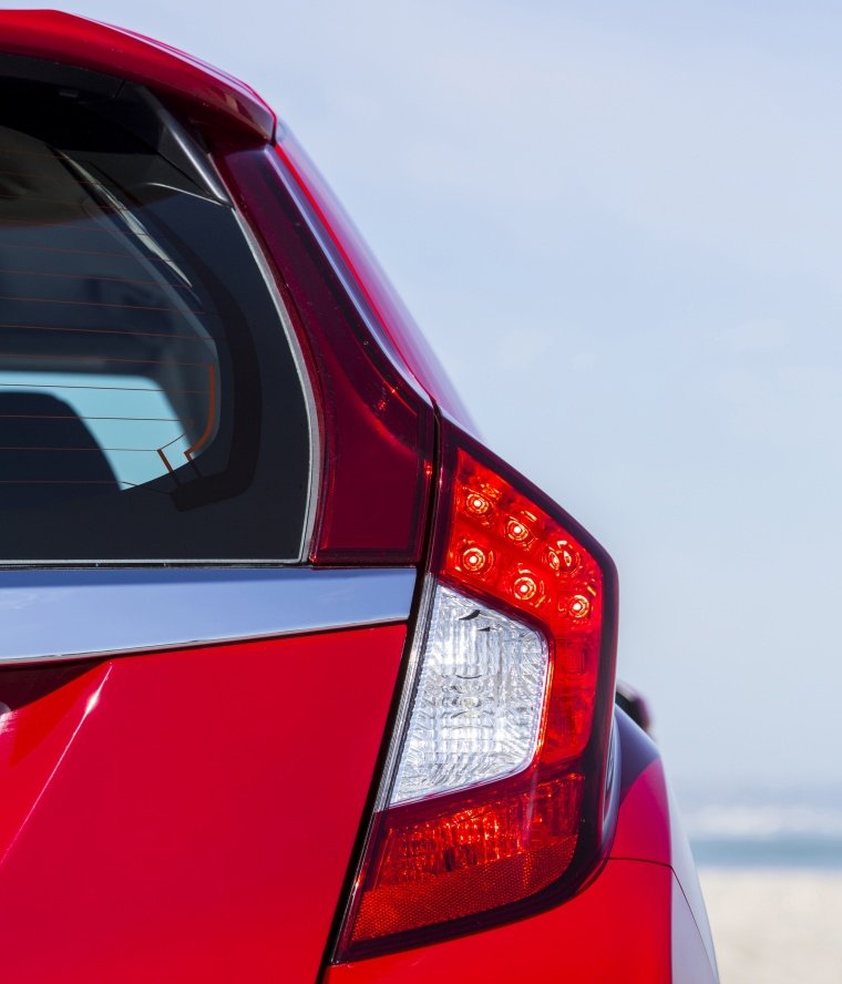 2017 Honda Fit Tail Light Picture