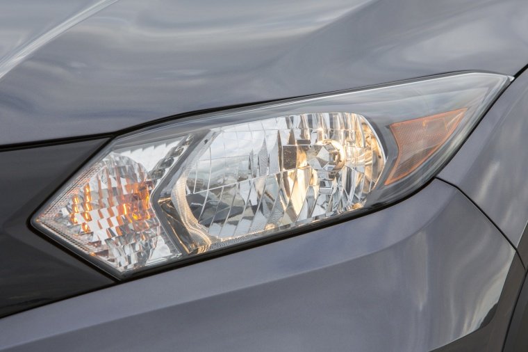 2016 Honda HR-V AWD Headlight Picture