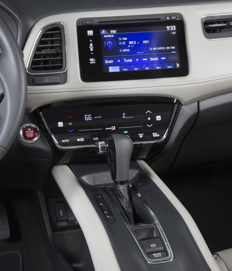 2018 Honda HR-V Center Stack Picture