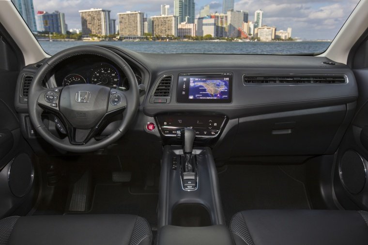2018 Honda HR-V AWD Cockpit Picture