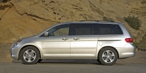 2010 Honda Odyssey Reviews / Specs / Pictures / Prices