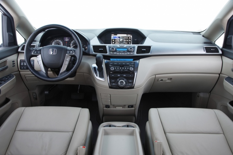 2011 Honda Odyssey Touring Cockpit Picture