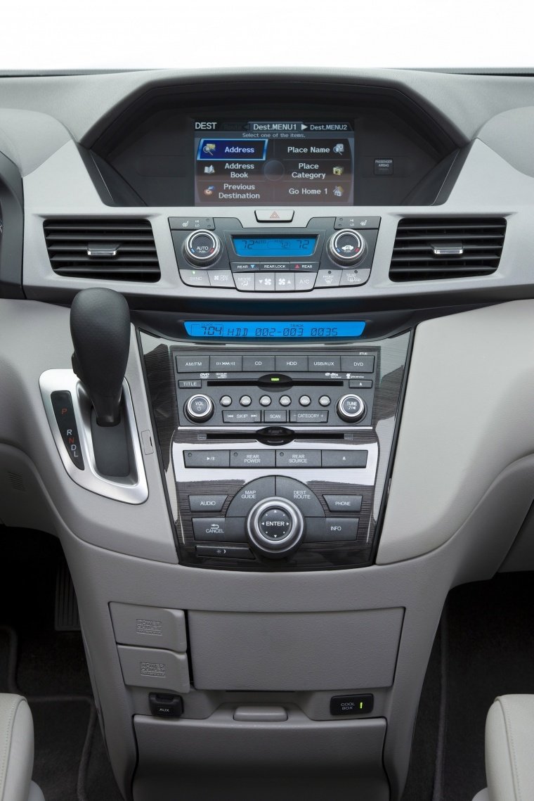 2011 Honda Odyssey Touring Center Stack Picture