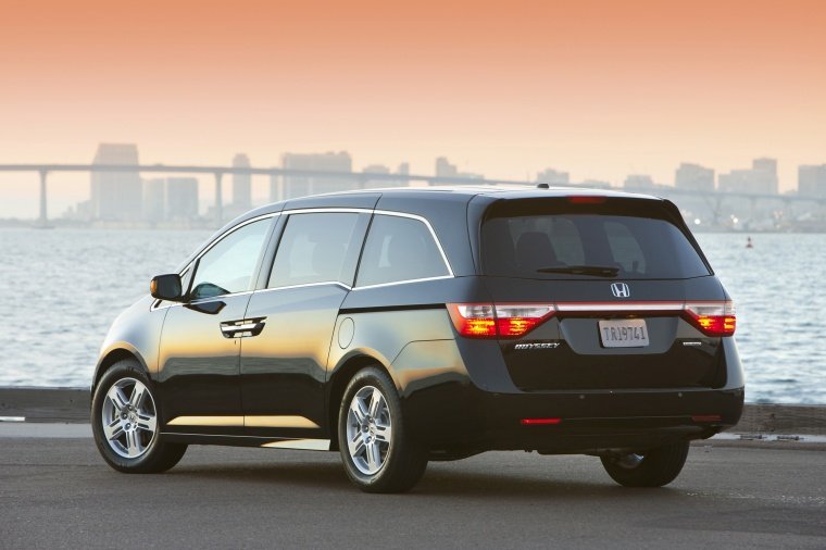 2012 Honda Odyssey Touring Picture