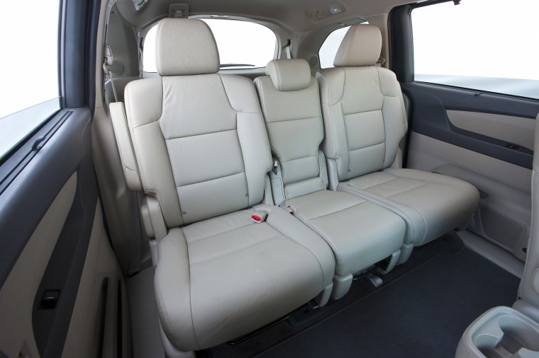 2013 Honda Odyssey Touring Rear Seats Picture