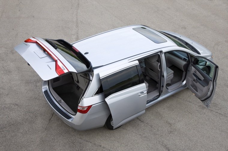 2013 Honda Odyssey Touring Picture