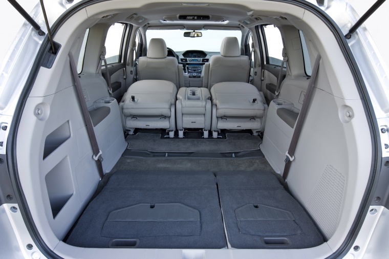 2013 Honda Odyssey Touring Trunk Picture