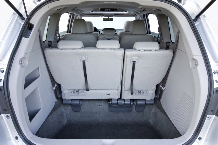 2013 Honda Odyssey Touring Trunk Picture