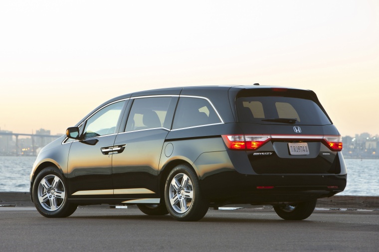 2013 Honda Odyssey Touring Picture