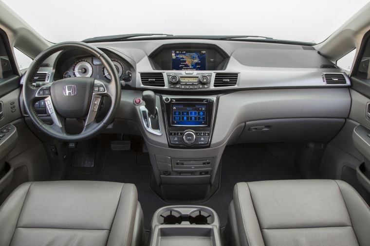 2014 Honda Odyssey Touring Elite Cockpit Picture