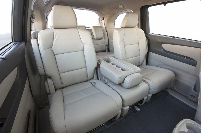 2014 Honda Odyssey Touring Rear Seats Picture