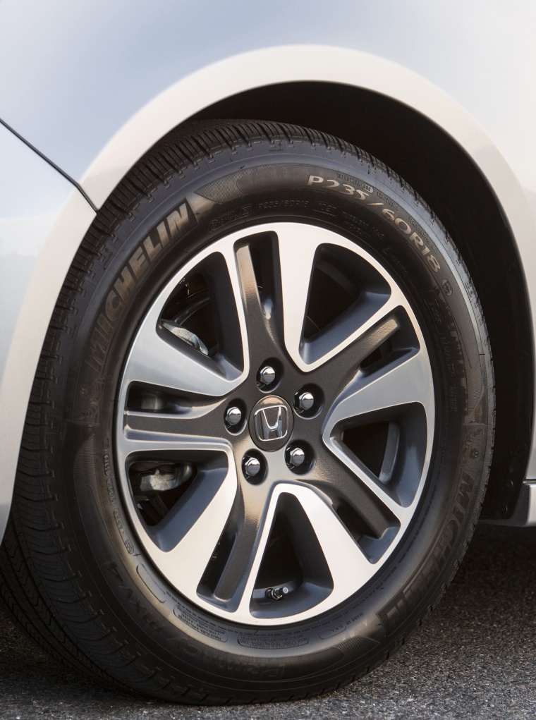 2014 Honda Odyssey Touring Elite Rim Picture