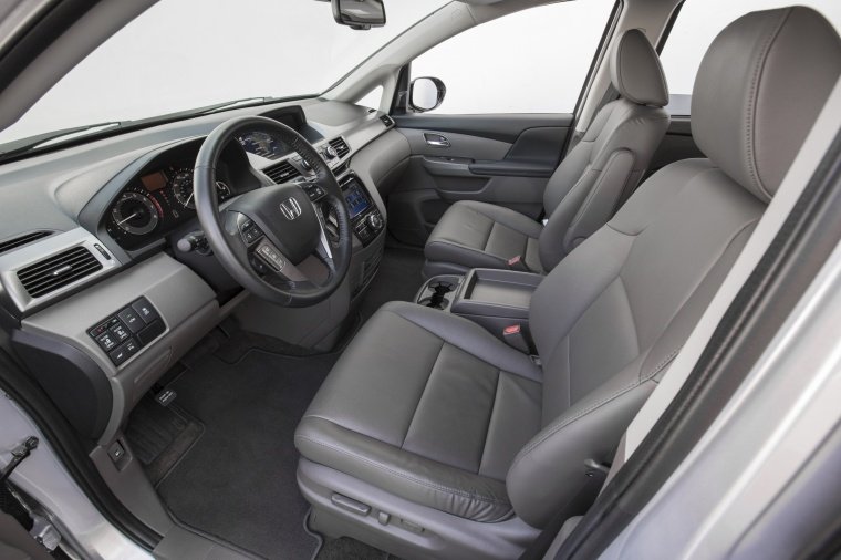 2015 Honda Odyssey Touring Elite Front Seats Picture