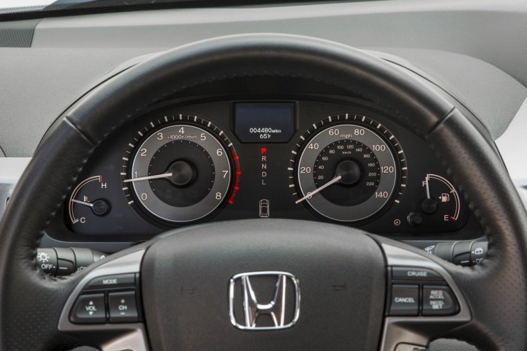 2015 Honda Odyssey Touring Elite Gauges Picture