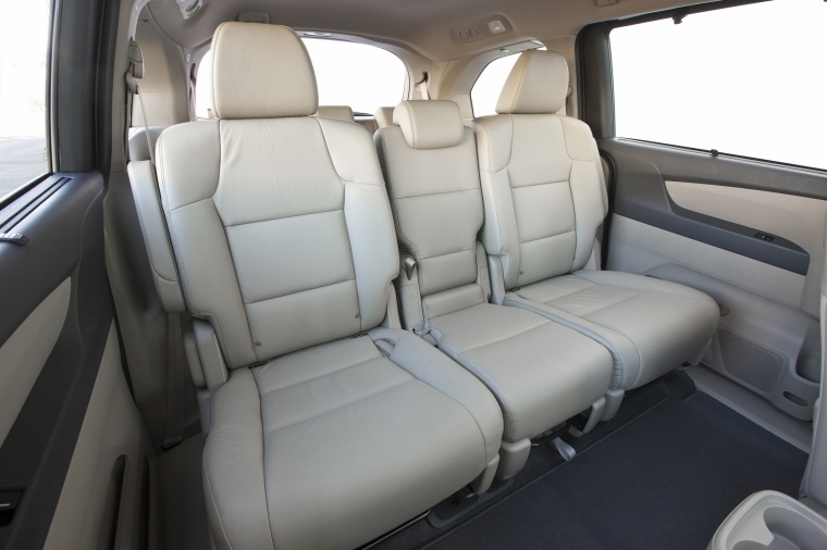 2017 Honda Odyssey Touring Rear Seats Picture