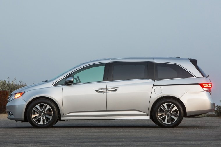 2017 Honda Odyssey Touring Elite Picture