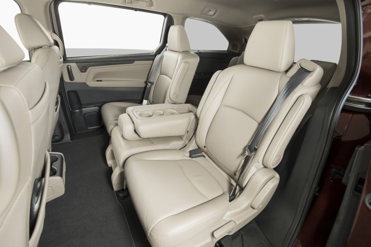2018 Honda Odyssey Elite Second Row Seats Picture