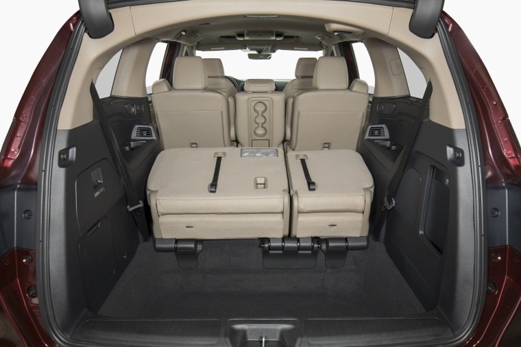 2018 Honda Odyssey Elite Trunk with Third Row Folded Picture
