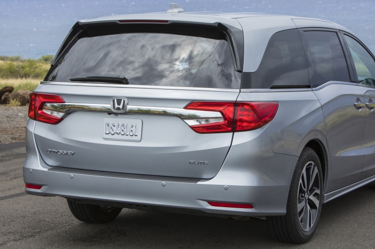 2018 Honda Odyssey Elite Rear Fascia Picture