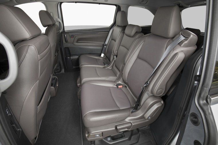 2018 Honda Odyssey Elite Second Row Seats Picture