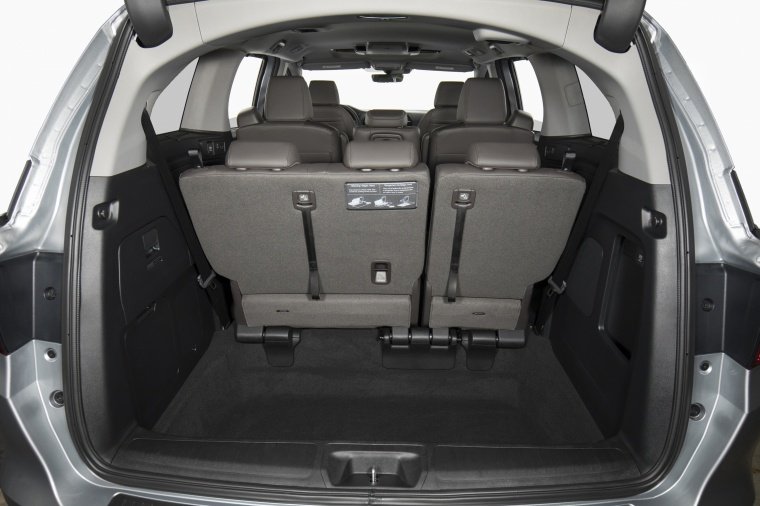 2018 Honda Odyssey Elite Trunk Picture