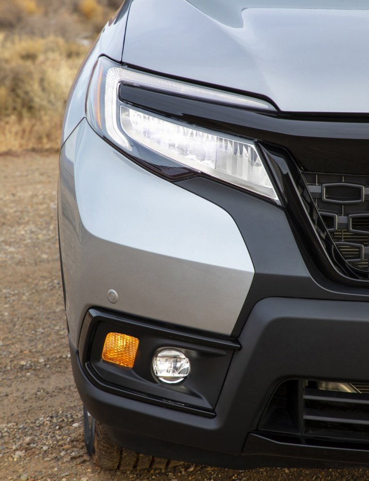 2020 Honda Passport Elite AWD Headlight Picture