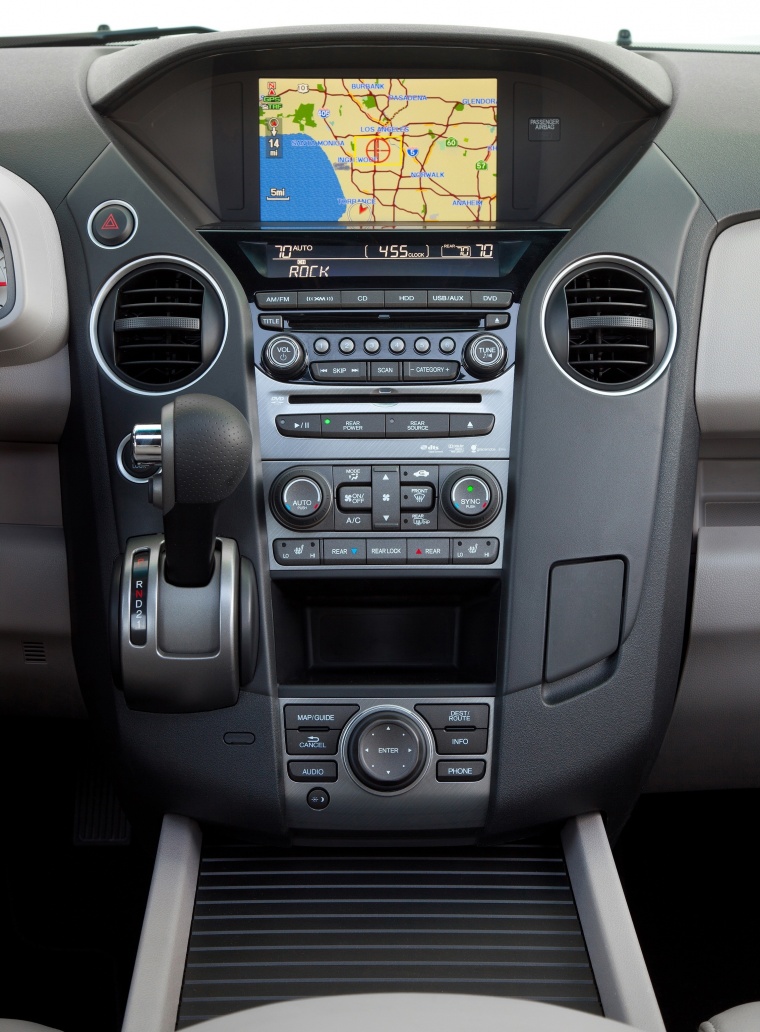 2012 Honda Pilot Touring Center Stack Picture