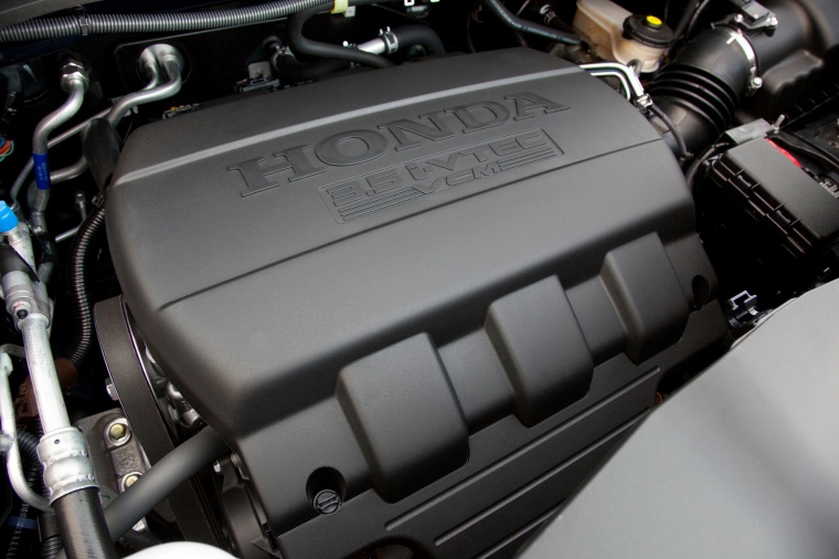 2013 Honda Pilot 3.5-liter V6 Engine Picture