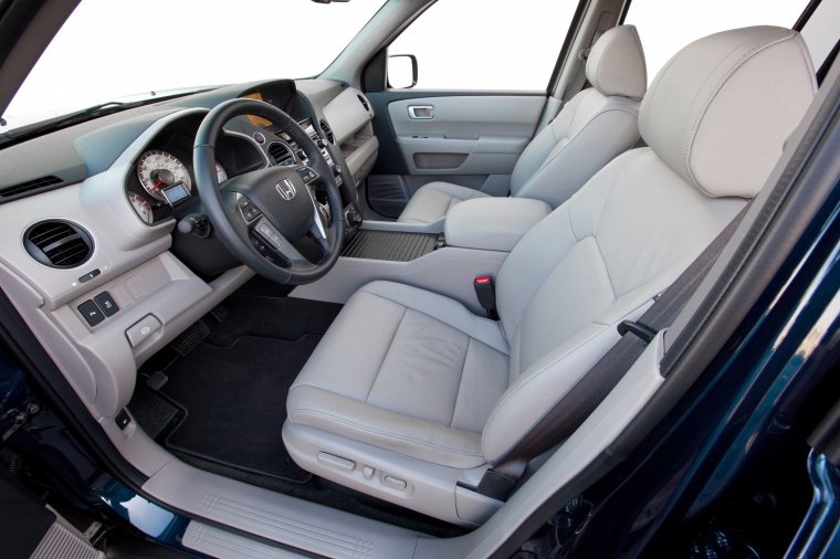 2014 Honda Pilot Touring Front Seats Picture
