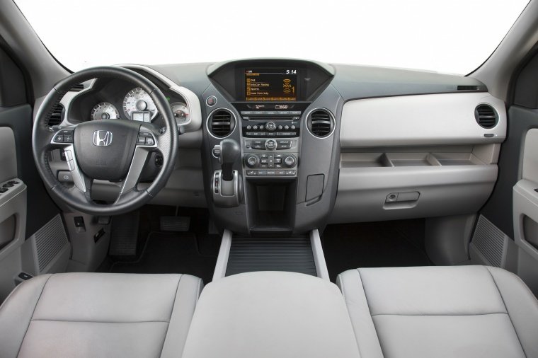 2014 Honda Pilot EX-L Cockpit Picture