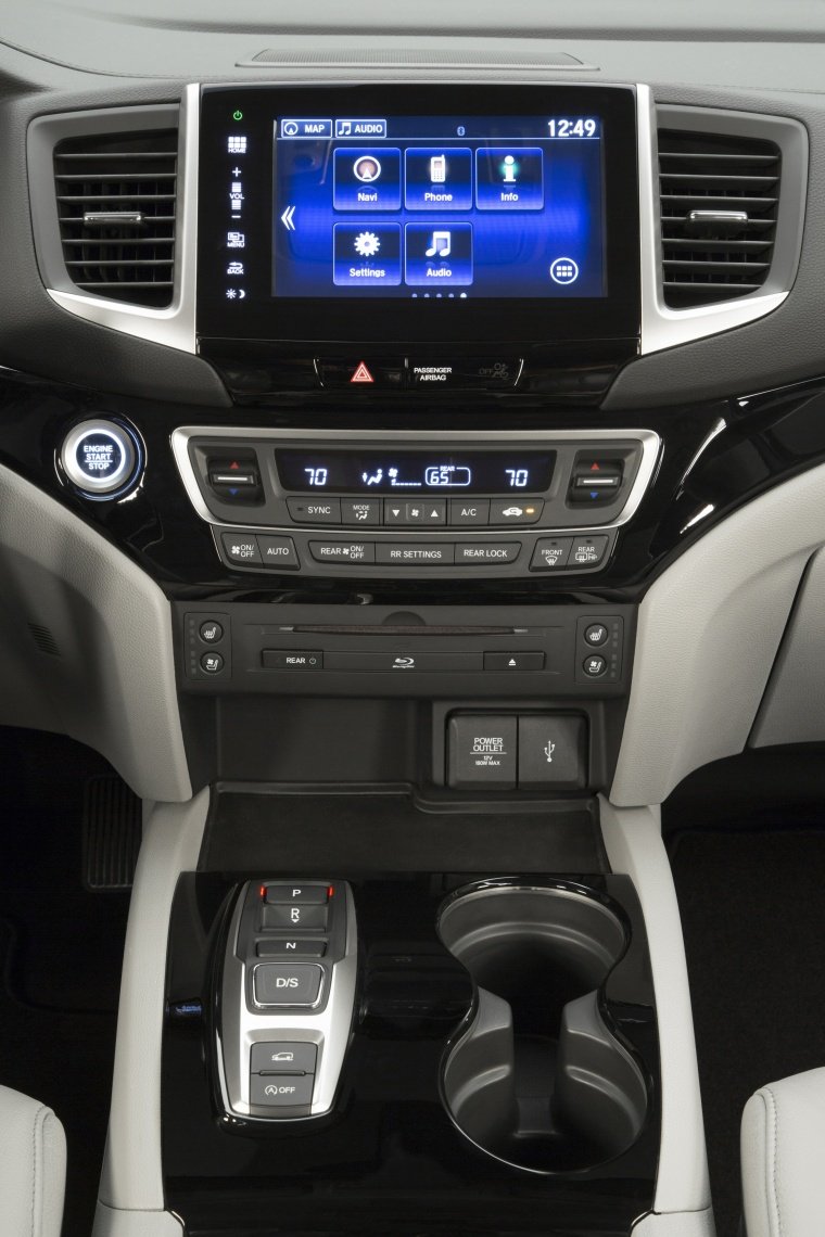 2016 Honda Pilot Center Stack Picture