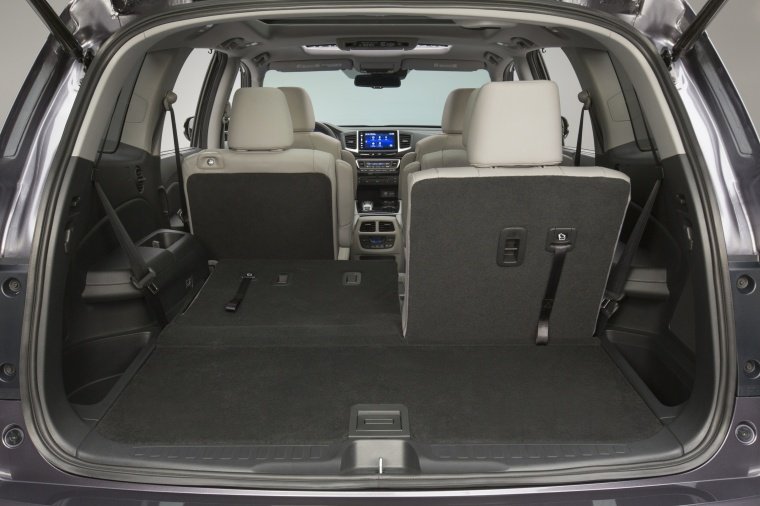 2016 Honda Pilot Trunk Picture