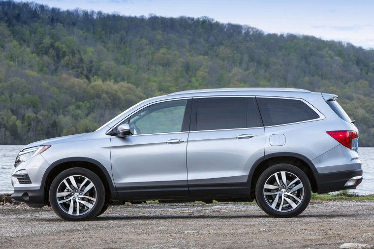 2016 Honda Pilot AWD Picture