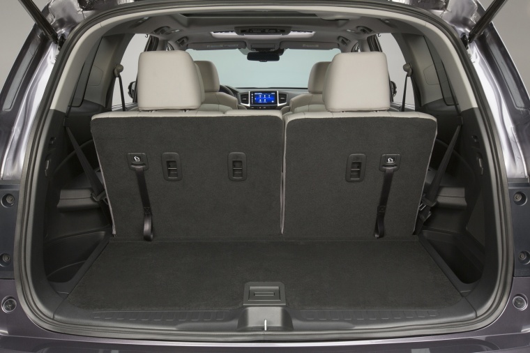 2017 Honda Pilot Trunk Picture