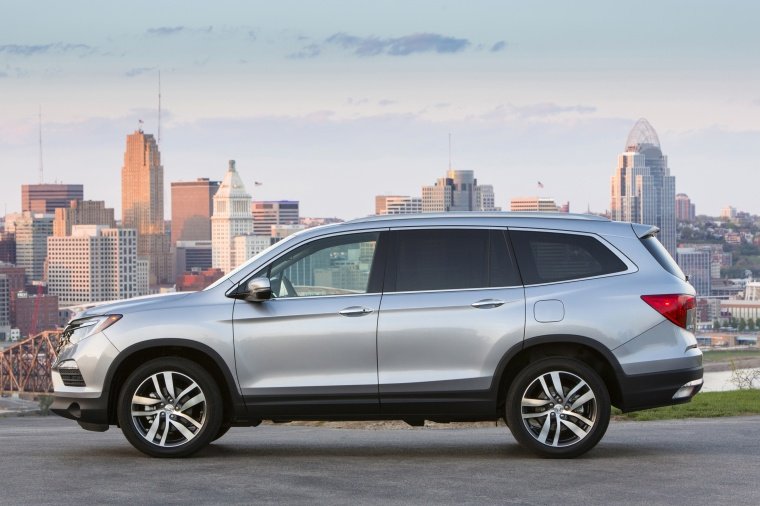 2017 Honda Pilot AWD Picture