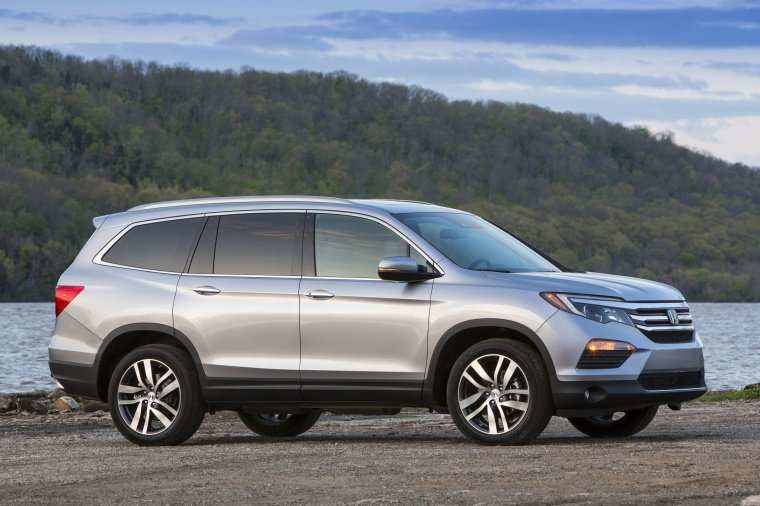 2017 Honda Pilot AWD Picture
