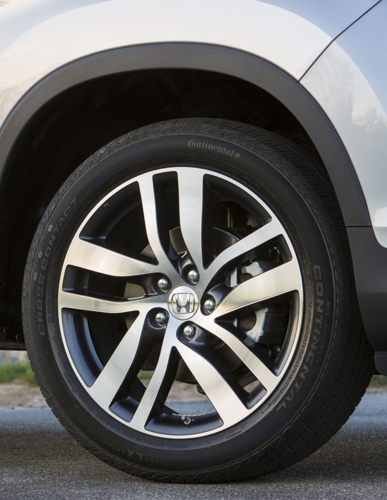 2017 Honda Pilot AWD Rim Picture