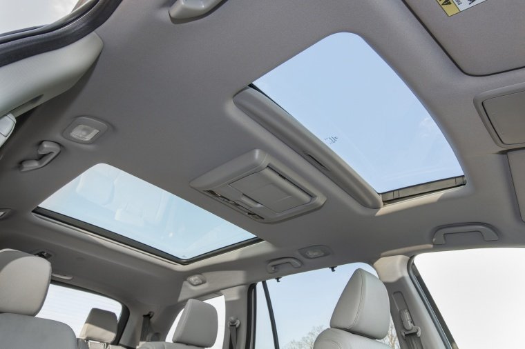2017 Honda Pilot AWD Sunroof Picture