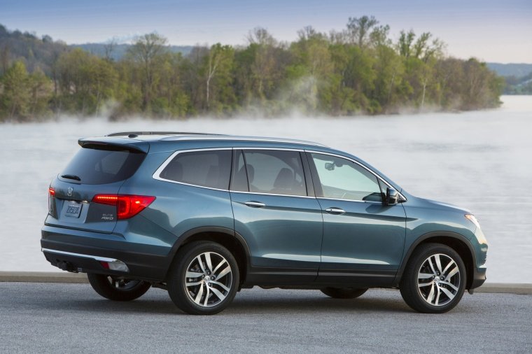 2017 Honda Pilot AWD Picture