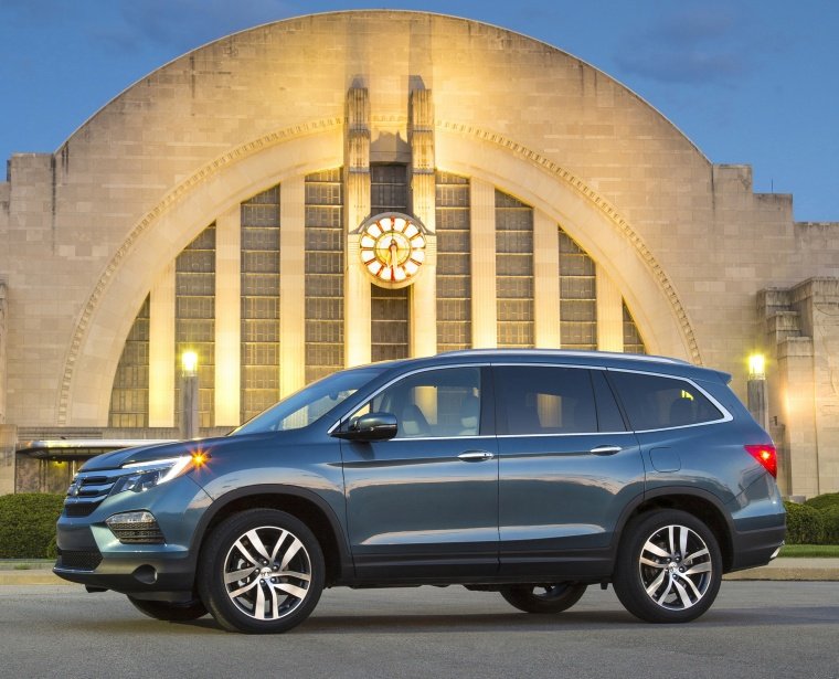 2018 Honda Pilot AWD Picture