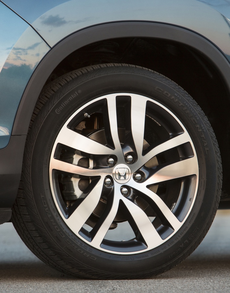 2018 Honda Pilot AWD Rim Picture