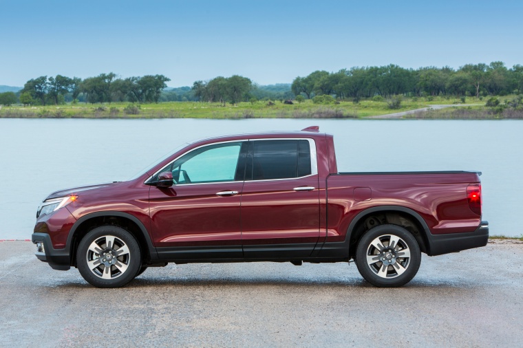 2017 Honda Ridgeline AWD Picture