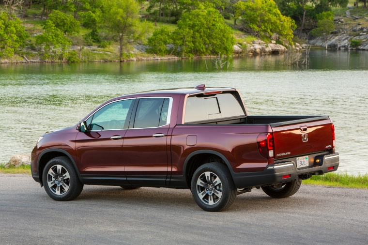 2017 Honda Ridgeline AWD Picture