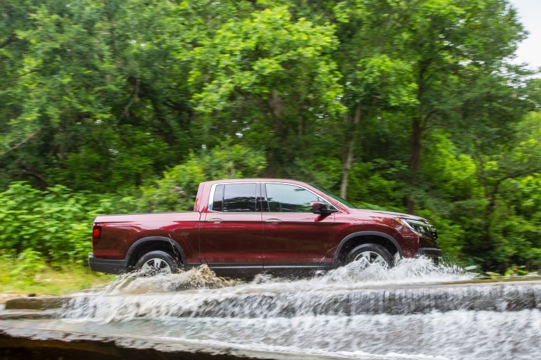 2017 Honda Ridgeline AWD Picture