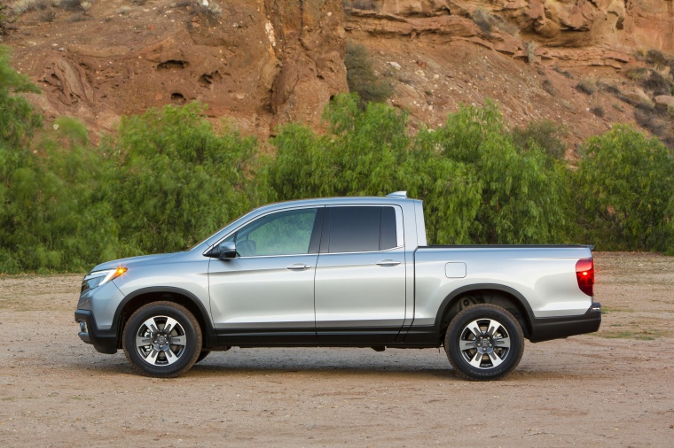 2017 Honda Ridgeline AWD Picture