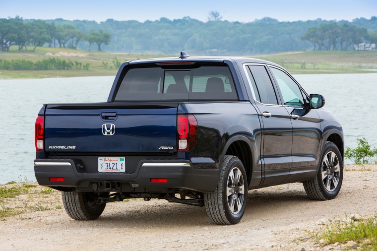 2017 Honda Ridgeline AWD Picture