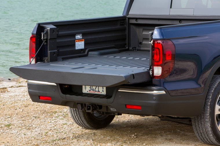 2017 Honda Ridgeline AWD Cargo Door Open Picture